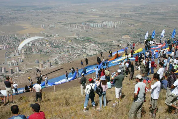 Ali Dağı Yamaç Paraşütü