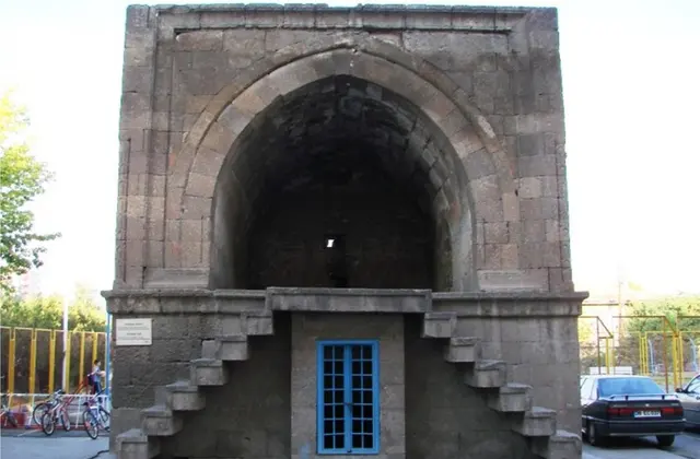 Beşparmak Kümbeti