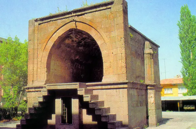 Beşparmak Kümbeti