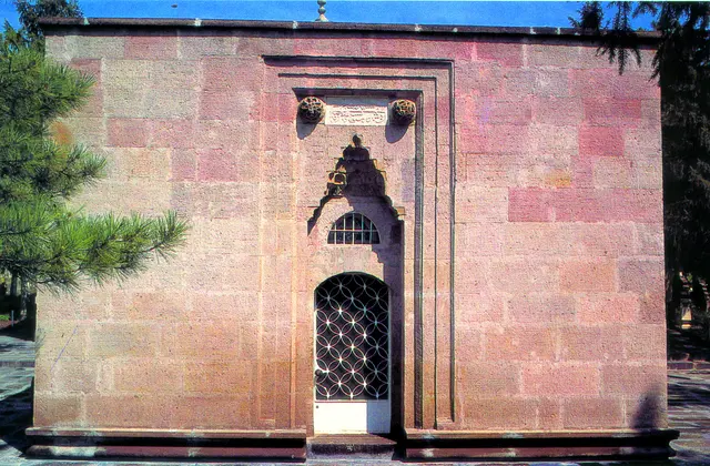 Emir Erdoğmuş Türbesi