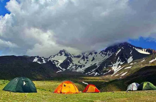 Erciyes 2.200 Mt.irtifada Çadır Kamp Keyfini Deneyimleyin