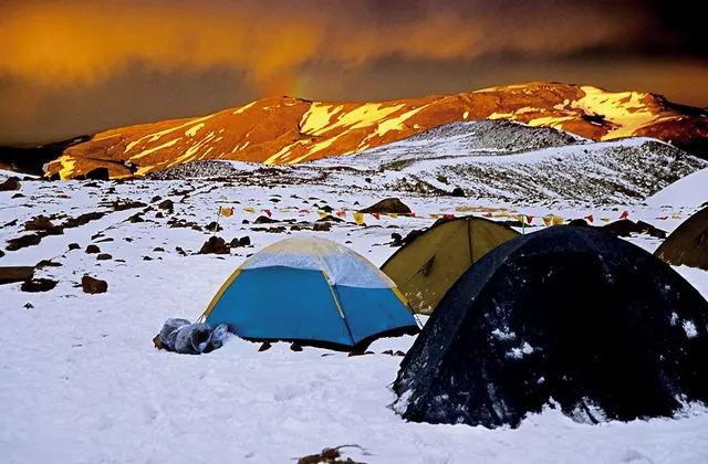 Erciyes 2.200 Mt.irtifada Çadır Kamp Keyfini Deneyimleyin