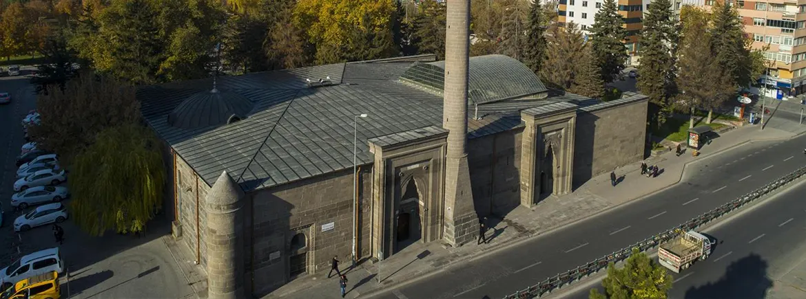 Hacı Kılıç Cami Ve Medresesi