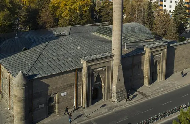Hacı Kılıç Cami Ve Medresesi