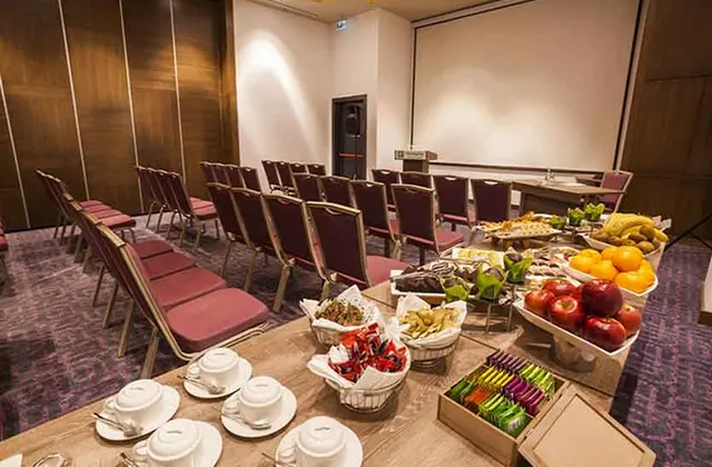 Holiday Inn Otel