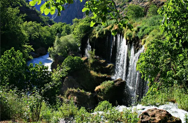 Kapuzbaşı Şelaleleri