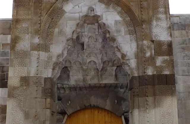 Karatay Kervansarayı