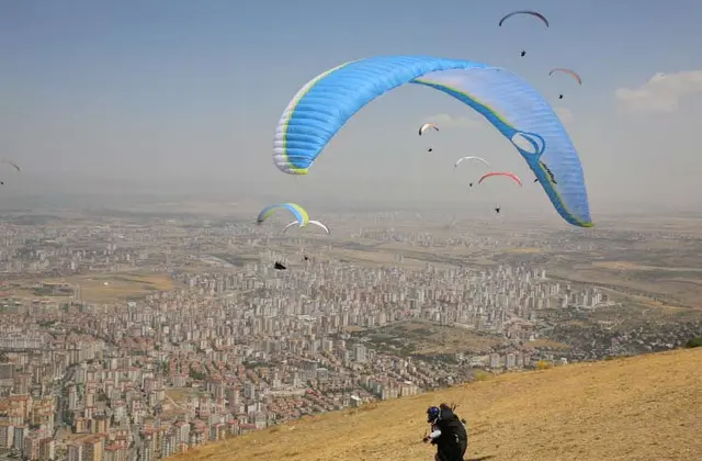 Kayseri Yamaç Paraşütü Paragliding