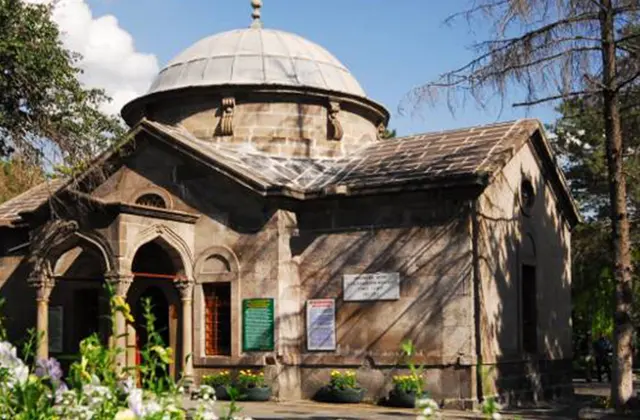 Seyyid Burhaneddin Türbesi