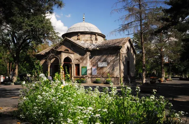 Seyyid Burhaneddin Türbesi