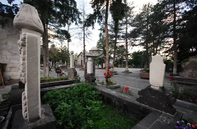 Seyyid Burhaneddin Türbesi