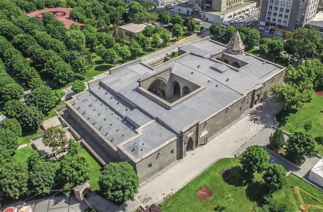 Şifahiye Ve Gıyasiye Medresesi