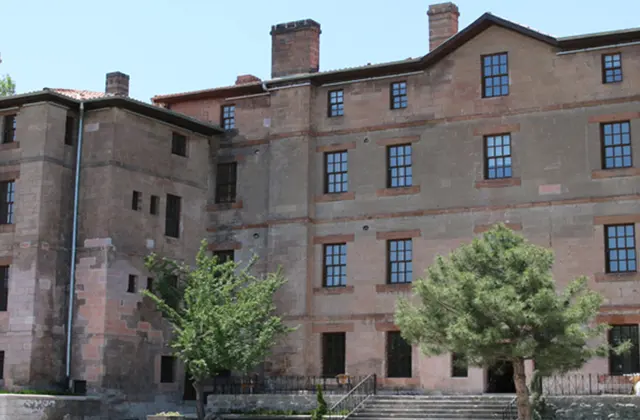 Talas Amerikan Koleji
