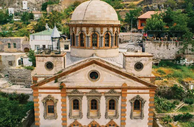 Yaman Dede Camii (Panaya Kilisesi)