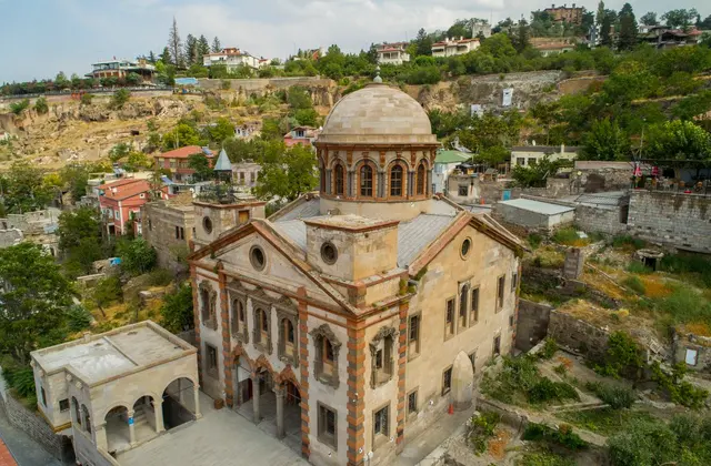 Yaman Dede Camii (Panaya Kilisesi)